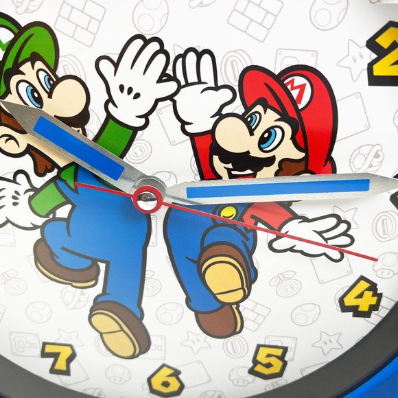 Nintendo Super Mario Bros Luigi 10" Analog Wall Clock: Perfect for Kid's room - Picture 6 of 8
